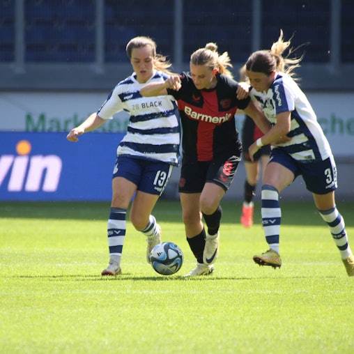 11.05.2024, xgrfx, Fussball 1.Bundesliga Damen, MSV Duisburg Damen - Bayer 04 Leverkusen emspor, v.l. Nikola Karczewska Bayer Leverkusen DFL/DFB REGULATIONS PROHIBIT ANY USE OF PHOTOGRAPHS as IMAGE SEQUENCES and/or QUASI-VIDEO Duisburg *** 11 05 2024, xgrfx, Fussball 1 Bundesliga Damen, MSV Duisburg Damen Bayer 04 Leverkusen emspor, v l Nikola Karczewska Bayer Leverkusen DFL DFB REGULATIONS PROHIBIT ANY USE OF PHOTOGRAPHS as IMAGE SEQUENCES and or QUASI VIDEO Duisburg