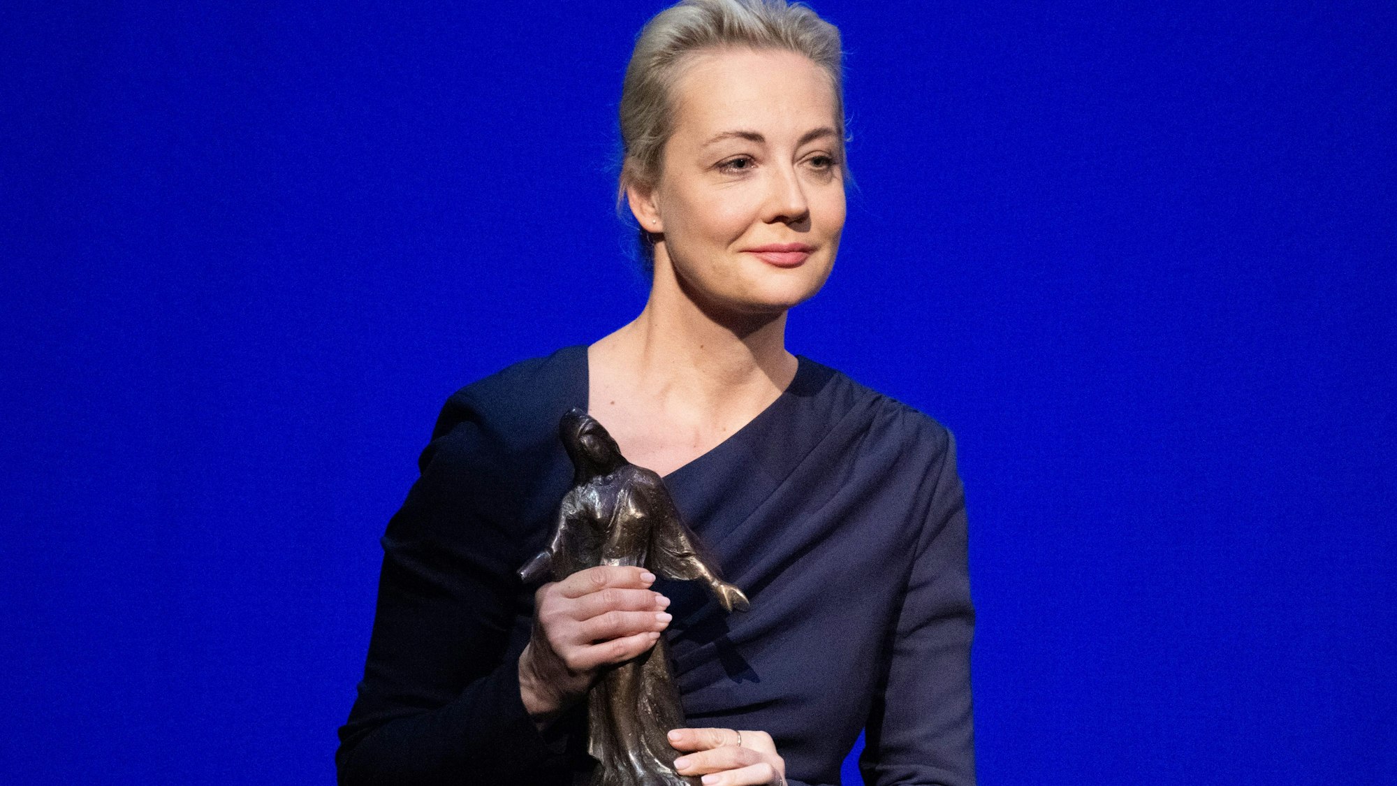 dpatopbilder - 12.05.2024, Sachsen, Dresden: Julija Nawalnaja, Witwe des russischen Oppositionellen Alexej Nawalny, erhält im Schauspielhaus Dresden den Internationalen Friedenspreis Dresden.