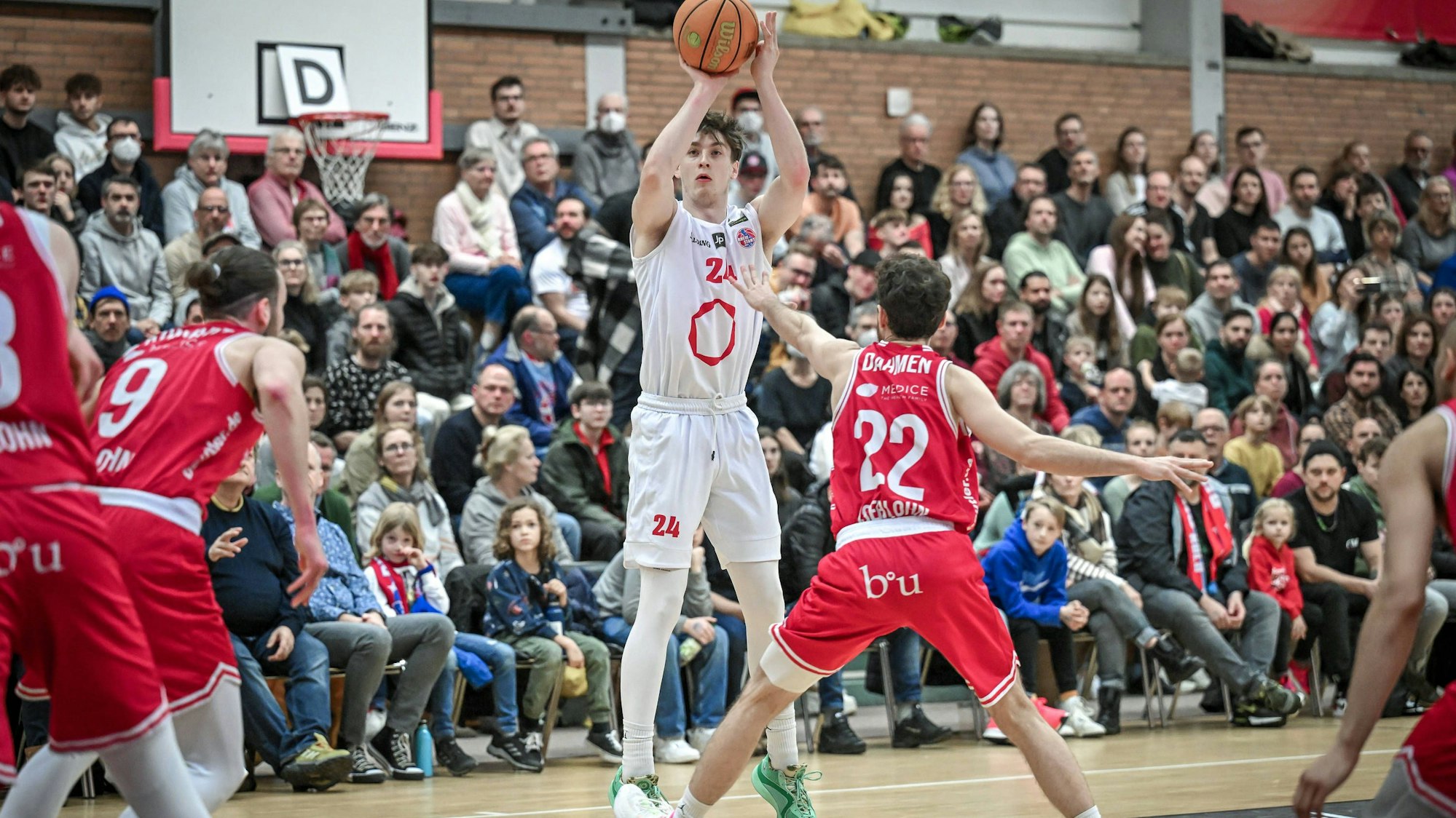 Barmer 2. Basketball Bundesliga ProB: Rheinstars Koeln vs.Iserlohn Kangaroos, 17.02.2024 Robin Danes RheinStars Koeln, 24, Barmer 2. Basketball Bundesliga ProB: Rheinstars Koeln vs.Iserlohn Kangaroos am 17.02.2024 im ASV Koeln in Koeln Nordrhein-Westfalen *** Barmer 2 Basketball Bundesliga ProB Rheinstars Koeln vs Iserlohn Kangaroos, 17 02 2024 Robin Danes RheinStars Koeln, 24 , Barmer 2 Basketball Bundesliga ProB Rheinstars Koeln vs Iserlohn Kangaroos on 17 02 2024 at ASV Koeln in Koeln North Rhine-Westphalia Copyright: xBEAUTIFULxSPORTS/Mueller-Laschetx