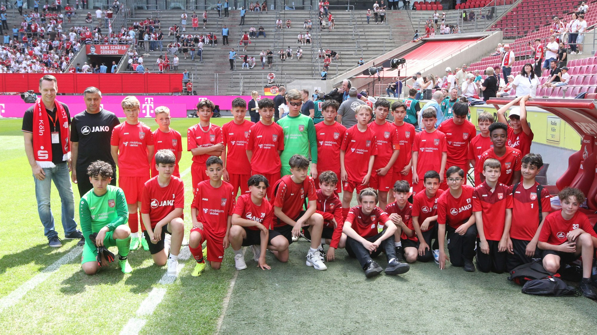 Trotz der Niederlage stellten sich die Jungs nach dem Spiel zum Gruppenbild auf.