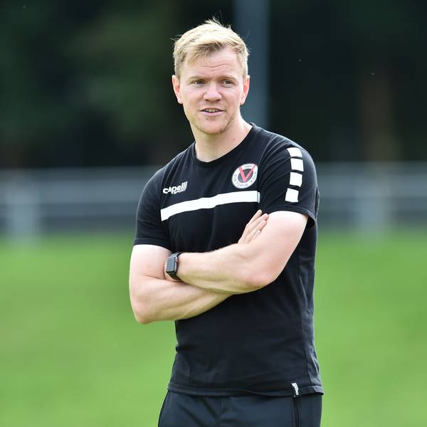 Fußball A-Junioren Bundesliga West 1. Spieltag: Rot-Weiss Essen - Viktoria Köln am 12.09.2021 im Stadion Am Hallo in Essen
Marian Wilhelm ( Trainer Viktoria Köln U19 )
Foto: Thorsten Tillmann / FUNKE Foto Services