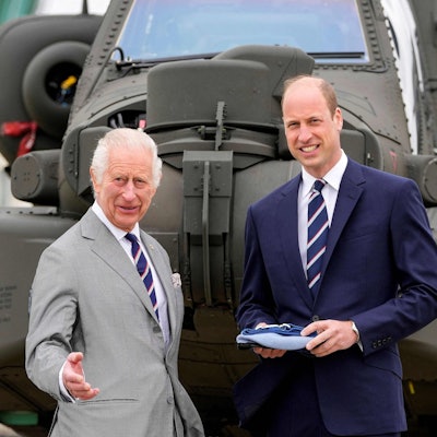 König Charles und sein Sohn Prinz William bei einem öffentlichen Auftritt im Mai 2024.