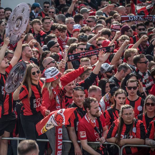 Die Leistungen von Bayer 04 Leverkusen haben in der Stadt einen Rausch ausgelöst.
