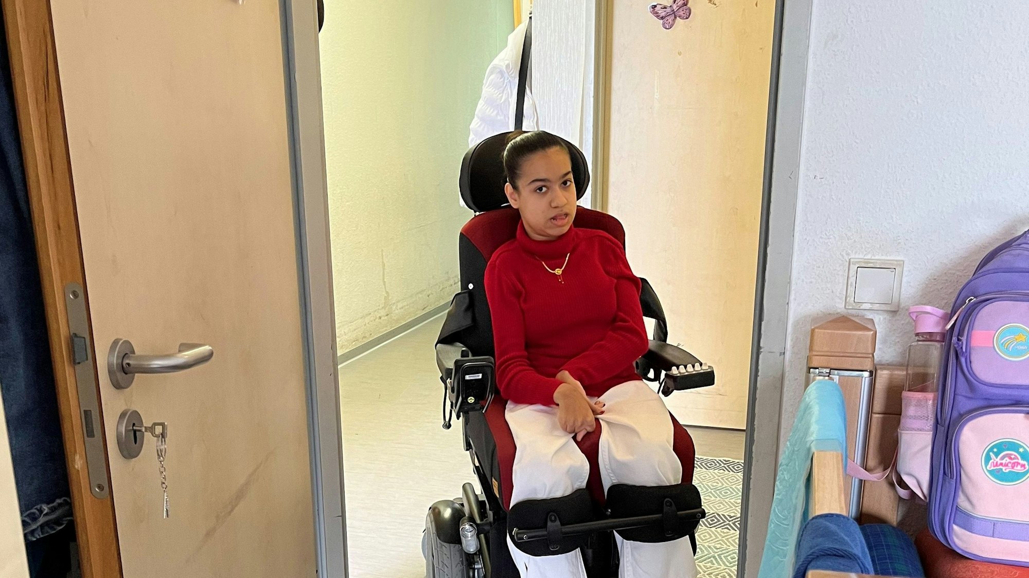 Shahed Kassas (17) aus Syrien ist schwerstmehrfachbehindert.