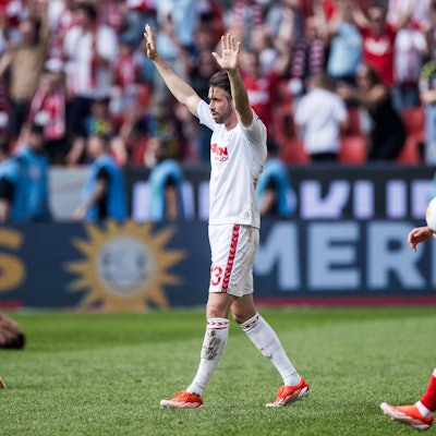 Mark Uth jubelte am Samstag nach dem Schlusspfiff. Der Offensivspieler könnte ein prägender Mann im Saisonfinale sein.