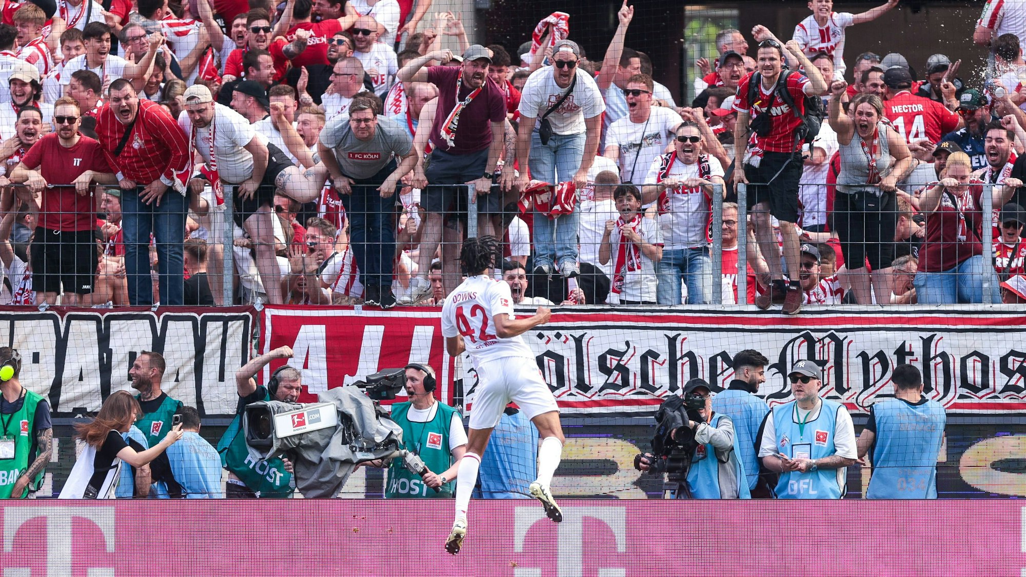 Damion Downs bejubelt im Rhein-Energie-Stadion den 3:2-Siegtreffer für den 1. FC Köln gegen Union Berlin.