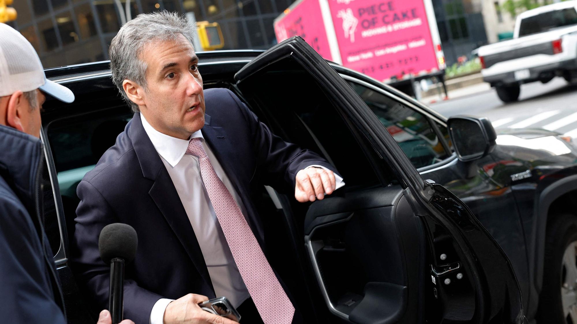 Michael Cohen, der frühere Anwalt des ehemaligen US-Präsidenten Donald Trump, sagt auch am Dienstag im Prozess aus.