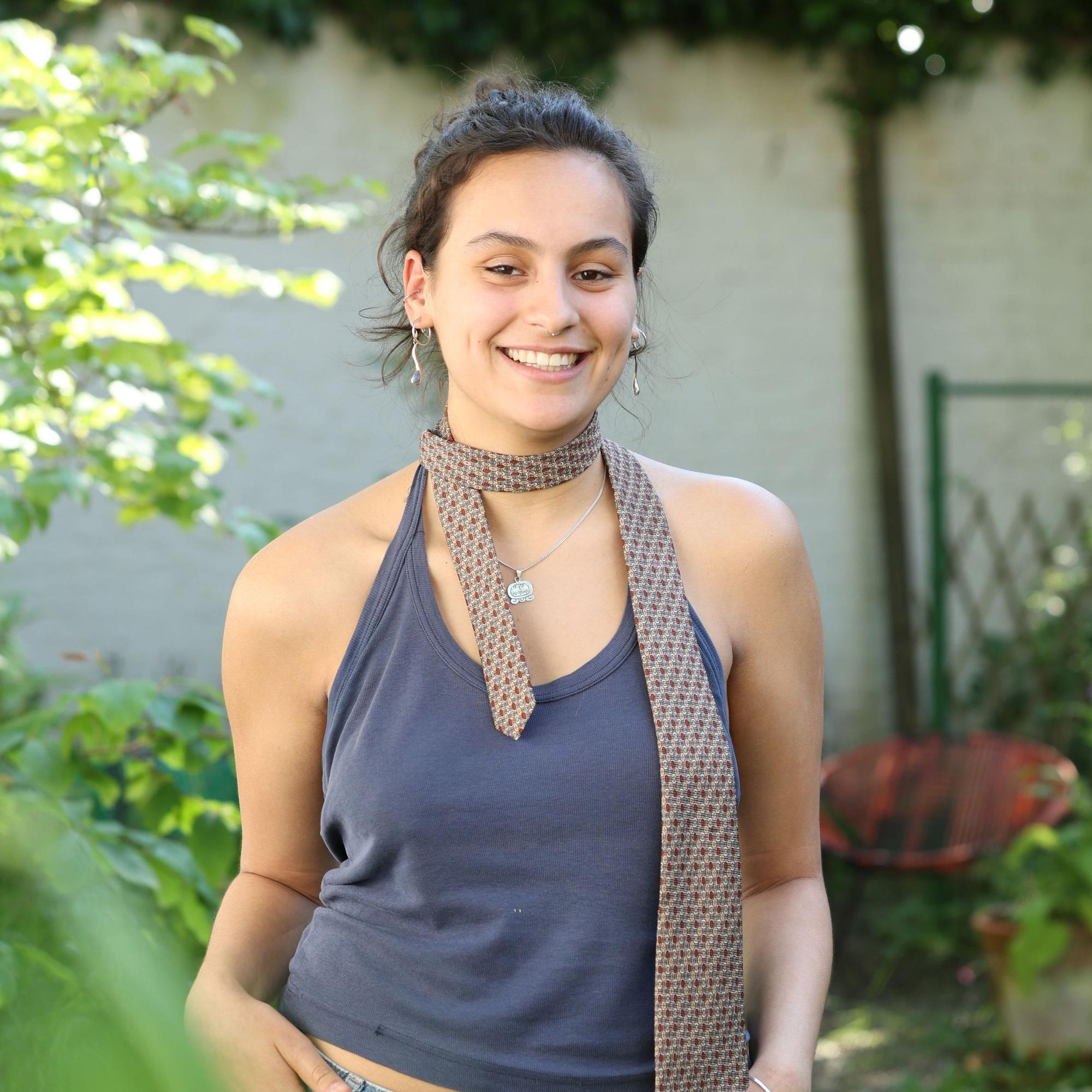13.05.2024
Köln:
Wie denken Kölner Abiturientinnen und Abiturienten über ihre Zukunft und die gesellschaftliche Lage?
Mia
Foto: Martina Goyert