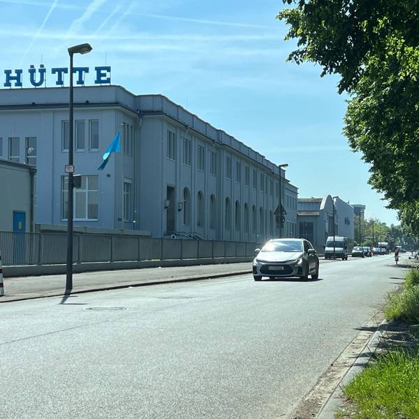 Die Stadt Köln hat Umbaumaßnahmen auf der Alfred-Schütte-Alle in Poll durchgeführt.