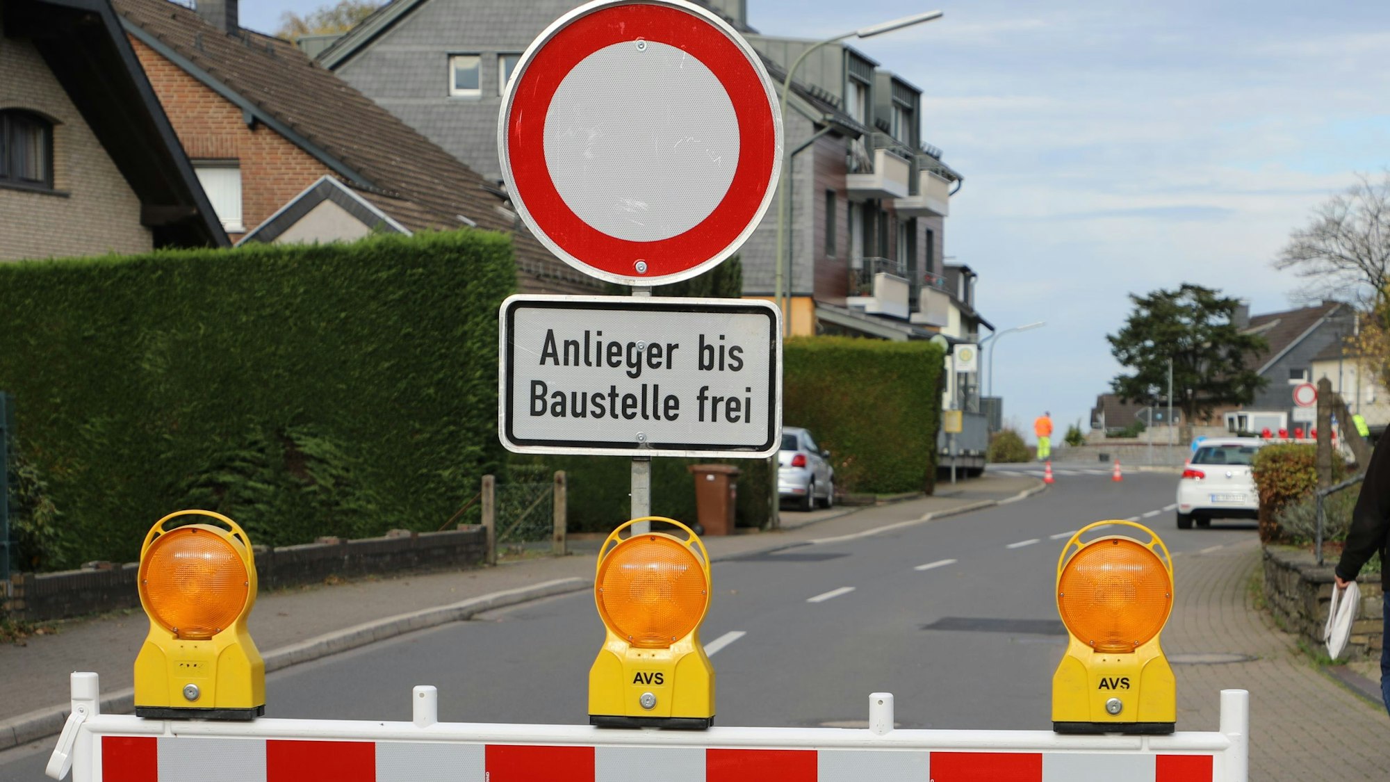 Zu sehen ist eine Straßensperre (Symbolfoto).
