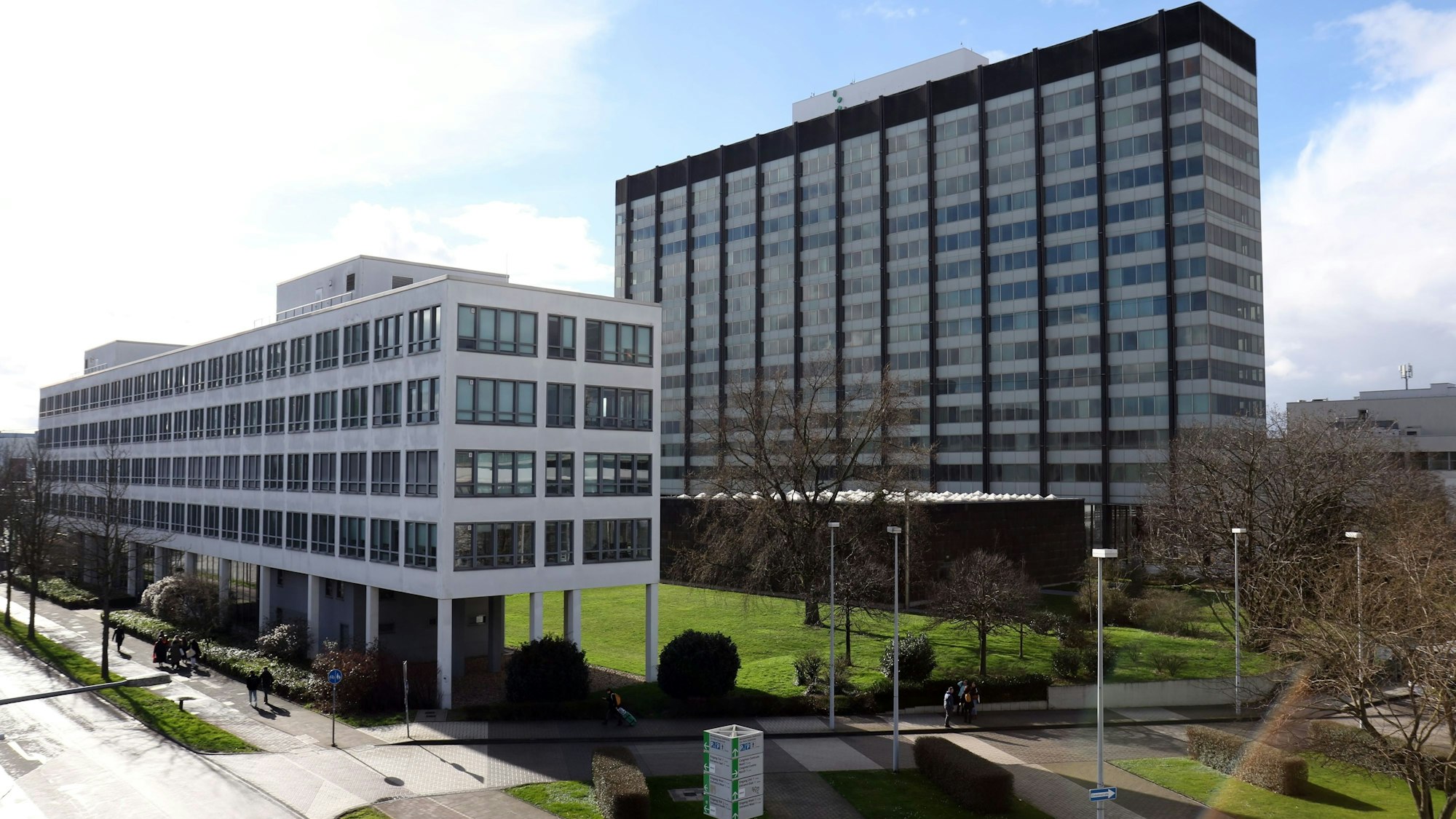 Das Messe-Hochhaus ist der Verwaltungssitz der Köln-Messe.