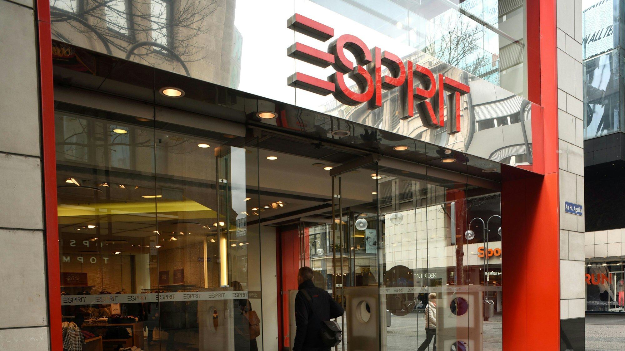 09.03.2020 Köln Schildergasse Esprit schließt
Foto: Csaba Peter Rakoczy