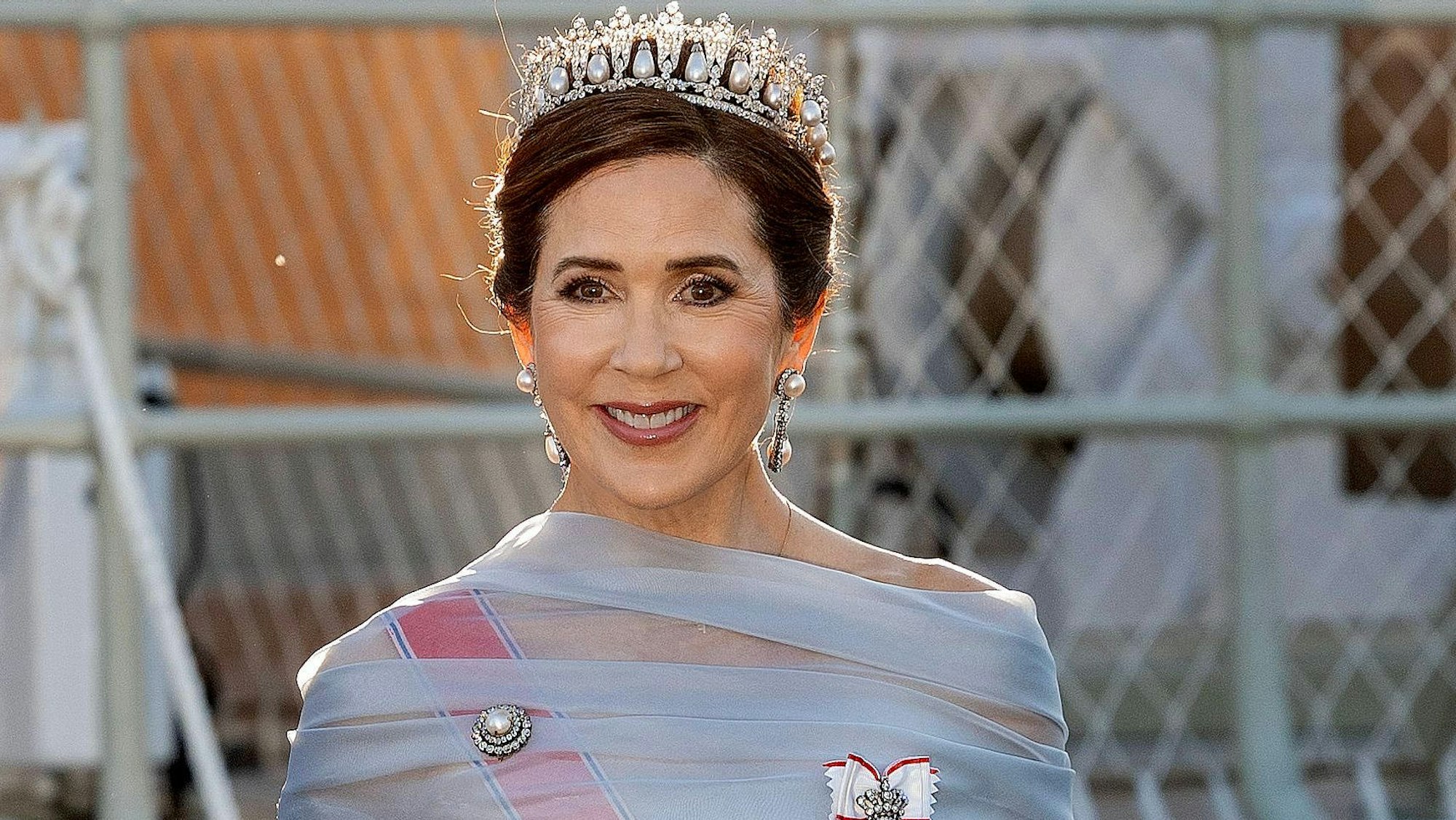 Königin Mary macht sich auf den Weg zum großen Gala-Dinner.