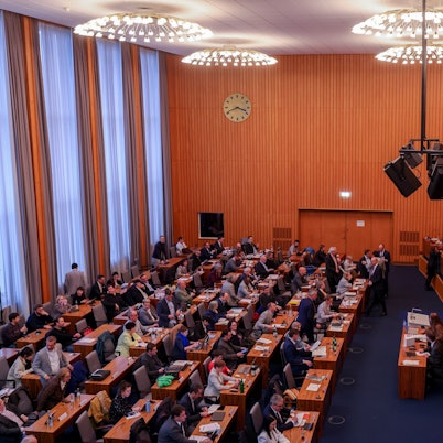 An diesem Donnerstag musste der Kölner Stadtrat ohne OB Reker auskommen, sie war im Vatikan. (Archivbild)
