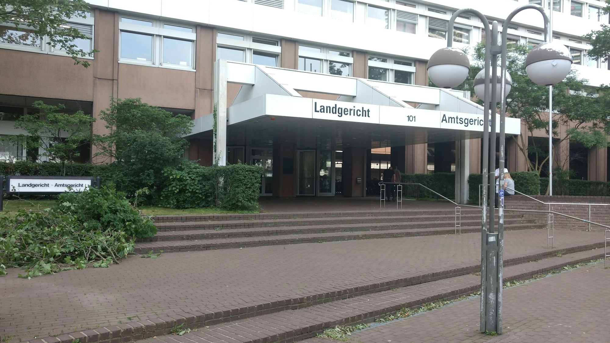 Der Eingang zum Amts- und Landgericht Köln