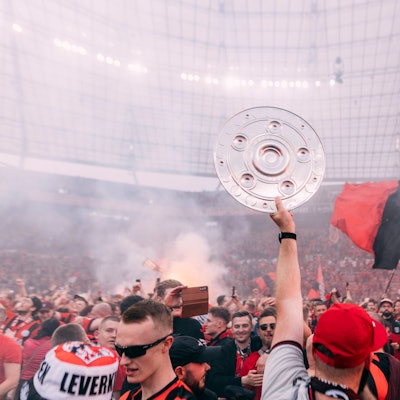 Leverkusen, BayArena, 14.04.2024: Platzsturm der Leverkusener Fans bei der Meisterschaftsfeier beim Spiel der 1. Bundesliga Bayer 04 Leverkusen vs. Werder Bremen. *** Leverkusen, BayArena, 14.04.2024 Leverkusen fans storm the pitch during the championship celebration at the Bundesliga 1 match between Bayer 04 Leverkusen and Werder Bremen