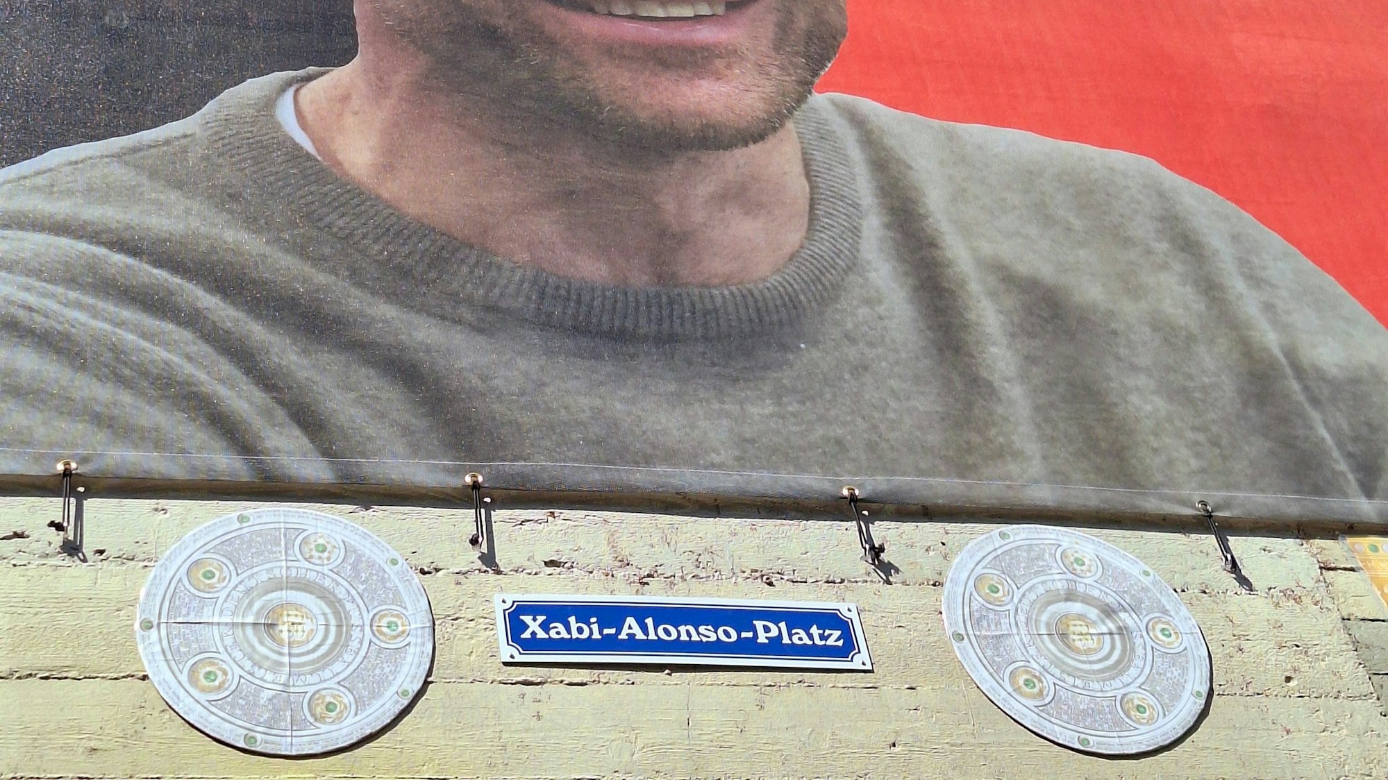 Eröffnung „Xabi-Alonso-Platz“ am Jugendzentrum Bunker in Manfort.