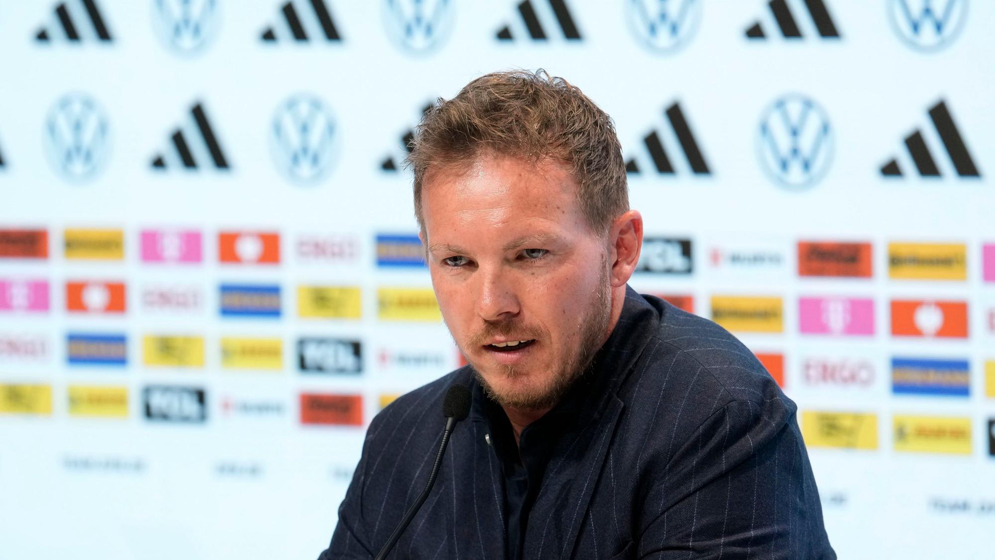 Julian Nagelsmann bei einer Pressekonferenz