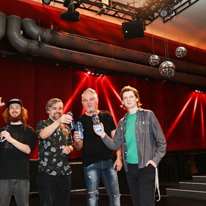 Die Clubs wollen nicht mit dem erhobenen Zeigefinger daherkommen. Warum sie von den grünen Maßnahmen auch profitieren. Auf dem Bild: Moritz Swars von Zukunft Feiern (l), Dennis Weber (CBE), Jens Ponke (DIe Wohngemeinschaft, Stefan Bohne (Artheater), Claudia Wedell