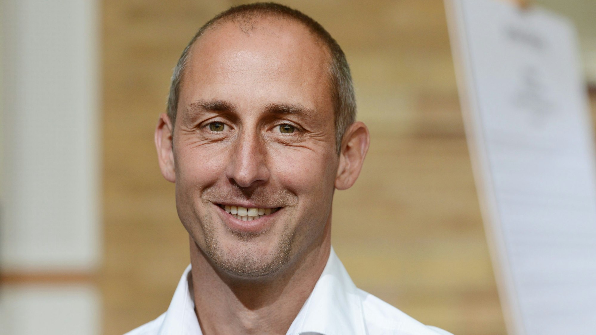 Der ehemalige deutsche Fußballspieler Marcus Urban will ein Gruppen-Coming-out schwuler Fußballer initiieren.