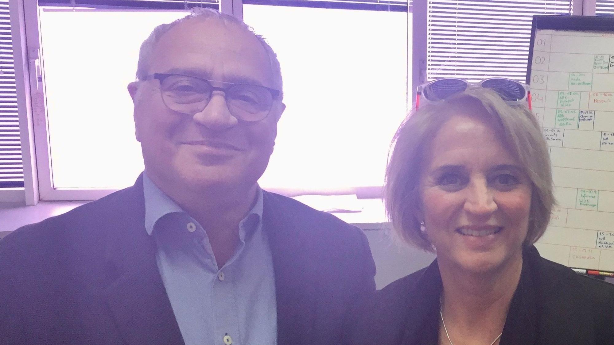 Grisha Alroi-Arloser in Tel Aviv unterstützt den Verein von Petra Hemming.