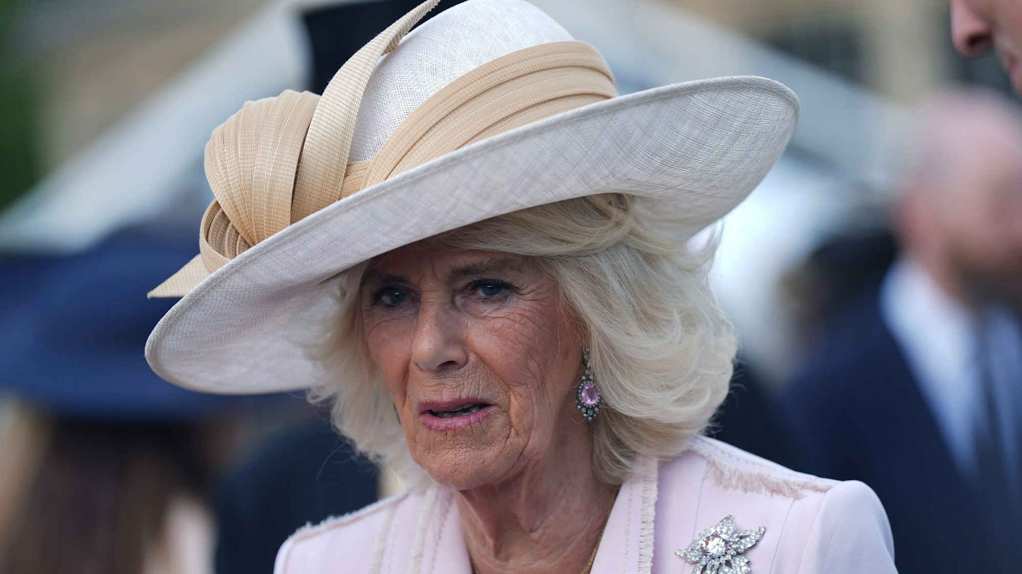 Königin Camilla während der Gartenparty.