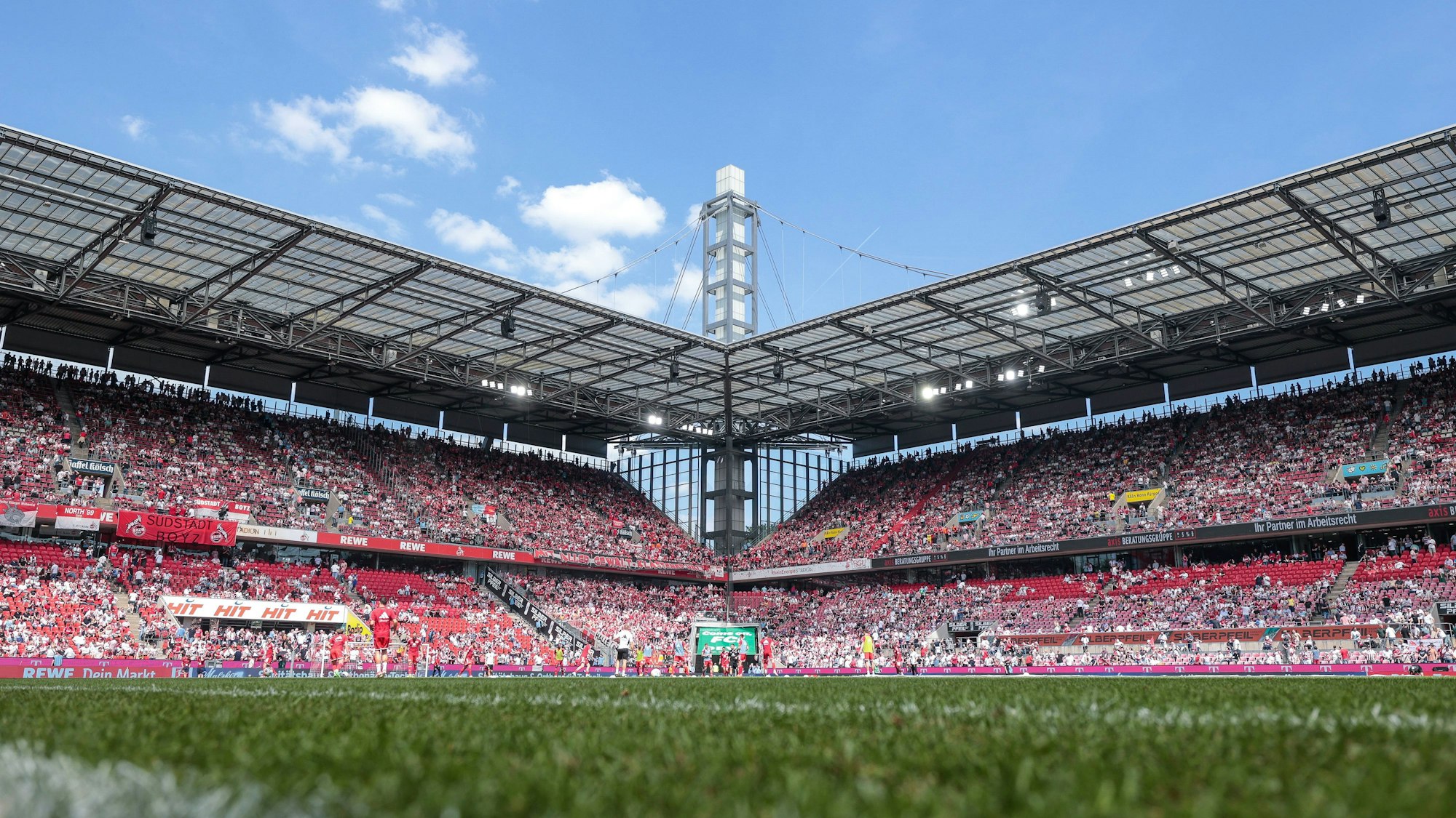 Das Kölner Rheinenergie-Stadion wir unter anderem Schauplatz eines EM-Achtelfinals.