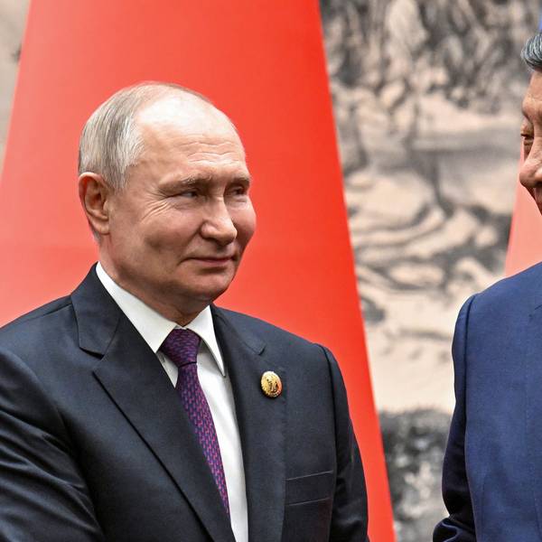 Kremlchef Wladimir Putin zusammen mit Chinas Präsident Xi Jinping. „Der Gast ist des Gastgebers Esel“, kommentierte Russlands Außenminister Sergej Lawrow den Besuch der Kreml-Delegation in Peking.