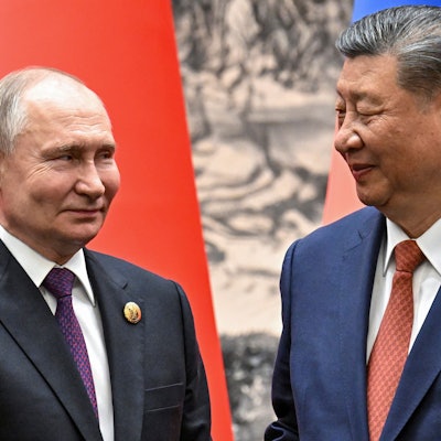 Kremlchef Wladimir Putin zusammen mit Chinas Präsident Xi Jinping. „Der Gast ist des Gastgebers Esel“, kommentierte Russlands Außenminister Sergej Lawrow den Besuch der Kreml-Delegation in Peking.