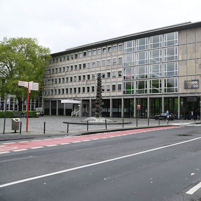 Das Gebäude der IHK Köln (Industrie- und Handelskammer) an der Straße „Unter Sachsenhausen“. Die IHK plant seit Jahren die Sanierung des Gebäudes.
