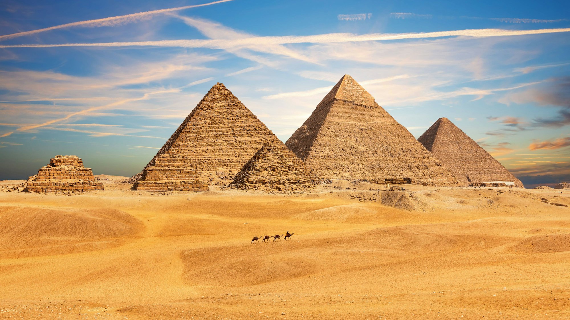 Die weltberühmten Pyramiden locken jedes Jahr unzählige Touristen nach Ägypten. Nun könnten Forscher eines der größten Rätsel um ihren Bau gelöst haben. (Archivbild)