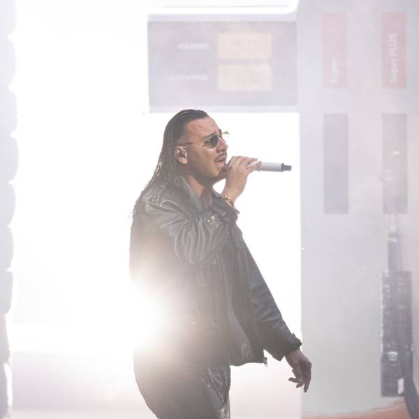17.09.2023, Berlin: Der deutsche Rapper und Sänger Apache 207 tritt in der Waldbühne auf.
Apache 207 steht erneut auf Platz eins der Charts.