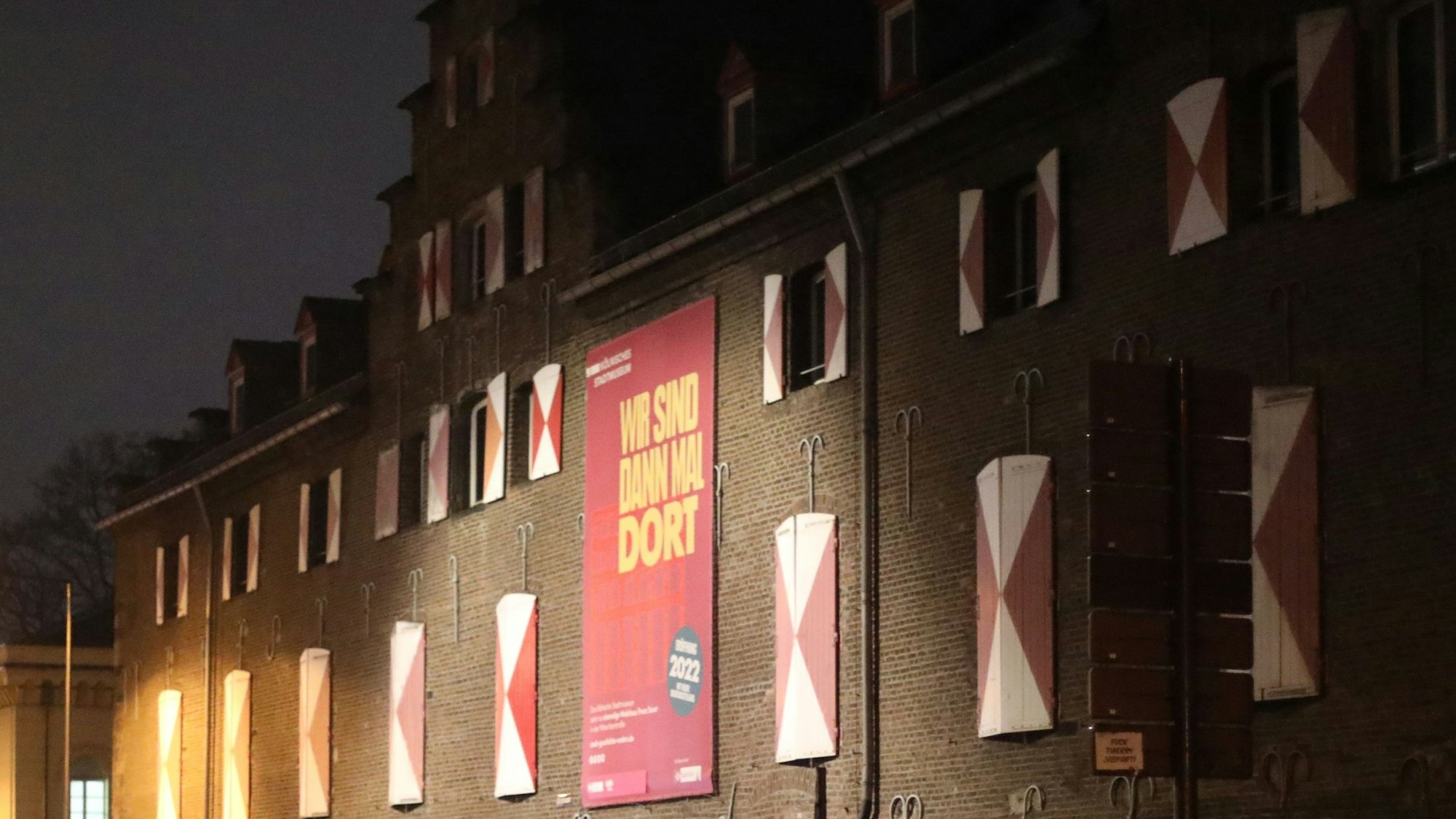 Aus dem Stadtmuseum am Zeughaus stahl Stéphane Breitwieser 2001 wertvolles Kölner Silber.