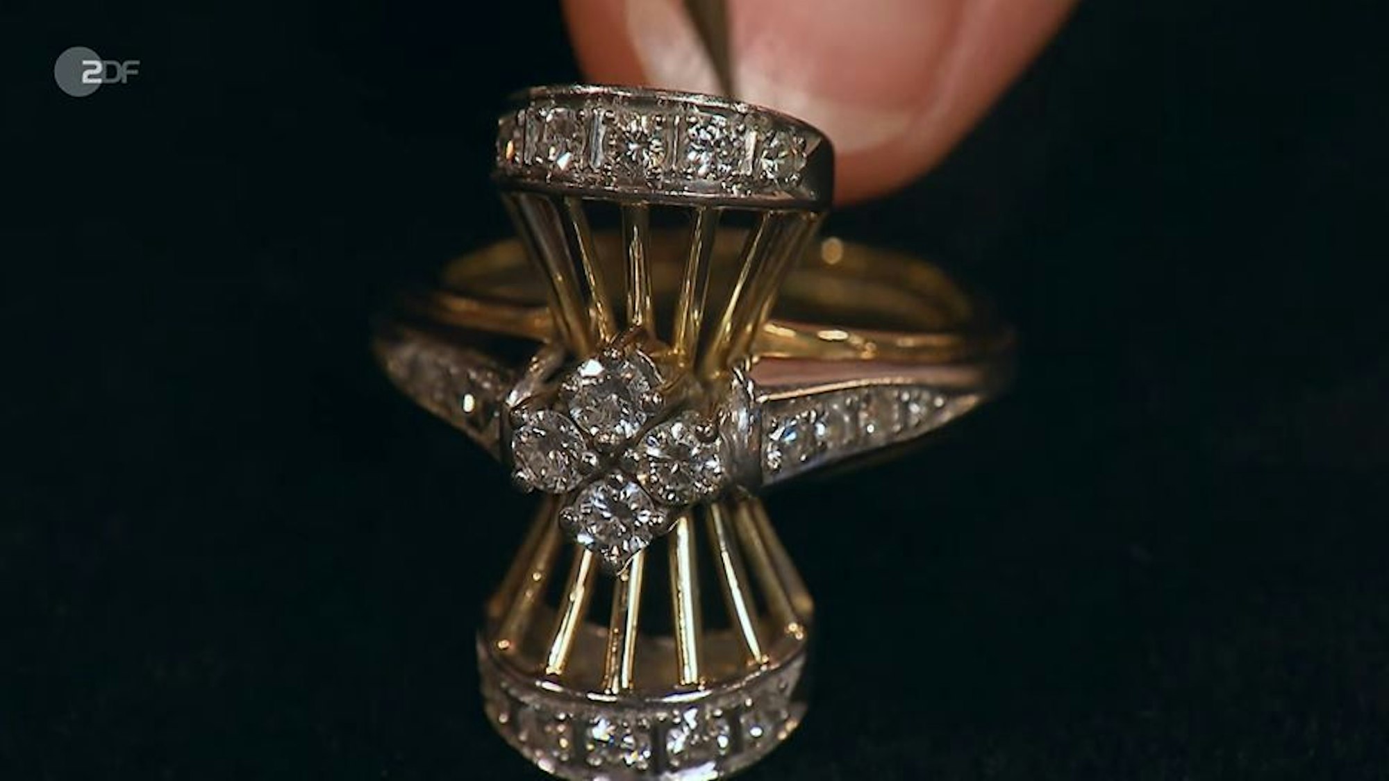 Der Ring von Hildegard Bernards aus Bergheim bei Bares für Rares.