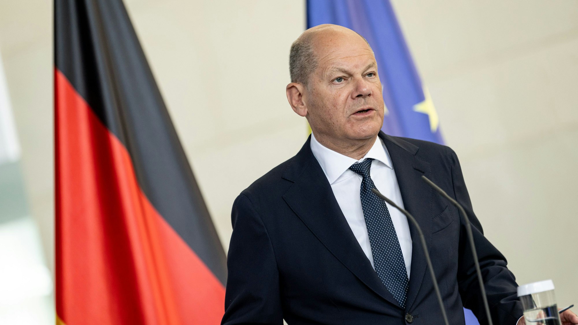 17.05.2024, Berlin: Bundeskanzler Olaf Scholz (SPD) spricht auf einer Pressekonferenz mit der Präsidentin der Republik Moldau im Bundeskanzleramt. (zu dpa: «Scholz: Pistorius «hat meine Unterstützung»») Foto: Fabian Sommer/dpa +++ dpa-Bildfunk +++