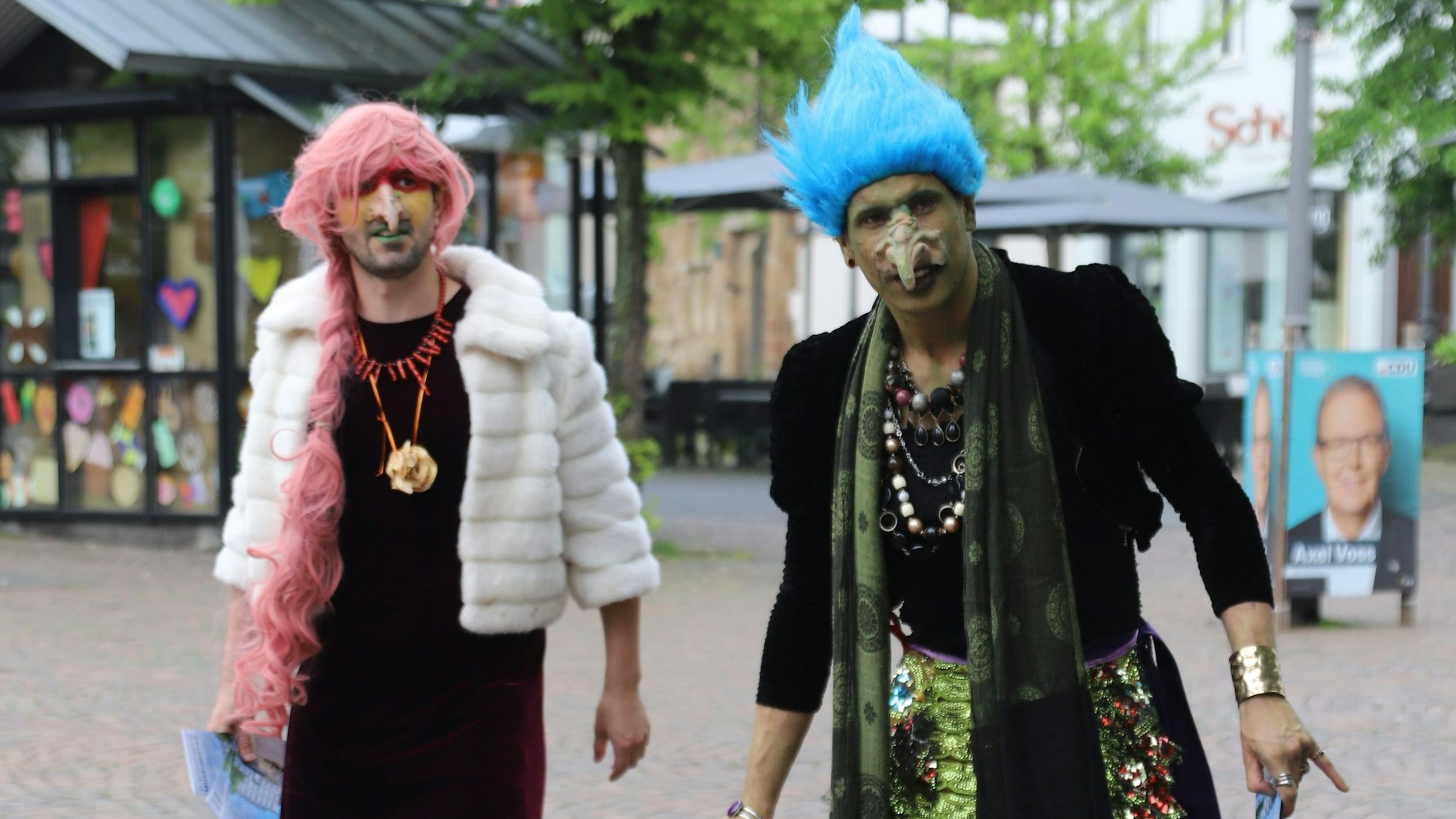 Zwei Hexen lockten die Besucherinnen und Besucher ins Siegburger Stadtmuseum zum Internationalen Museumstag.