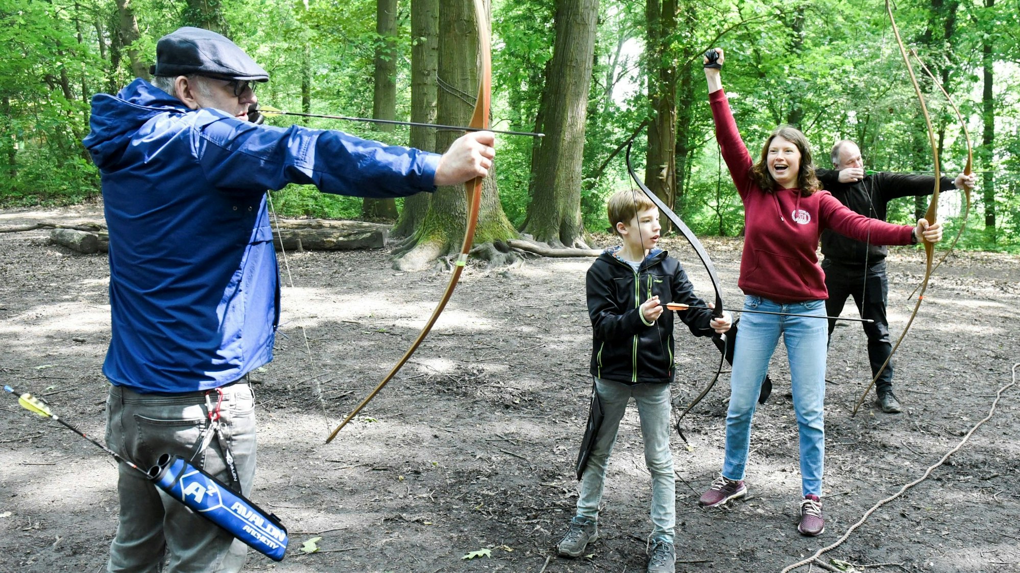 Laura Santini jubelte über den dritten getroffenen Luftballon in Reihe. Treffer erzielte Michael Bloch im Monsterparcours.