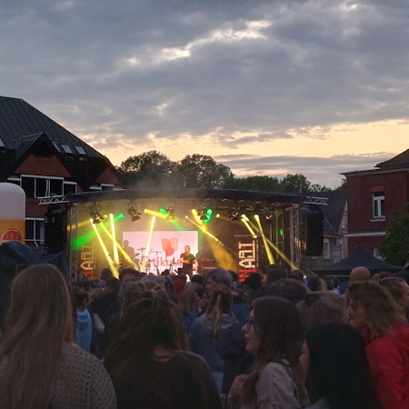 Das Grammofestival (hier 2024) am Pfingstwochenende, 6. bis 9. Juni, ist das erste, das auf dem inzwischen wieder angewachsenen Rasen stattfinden soll.