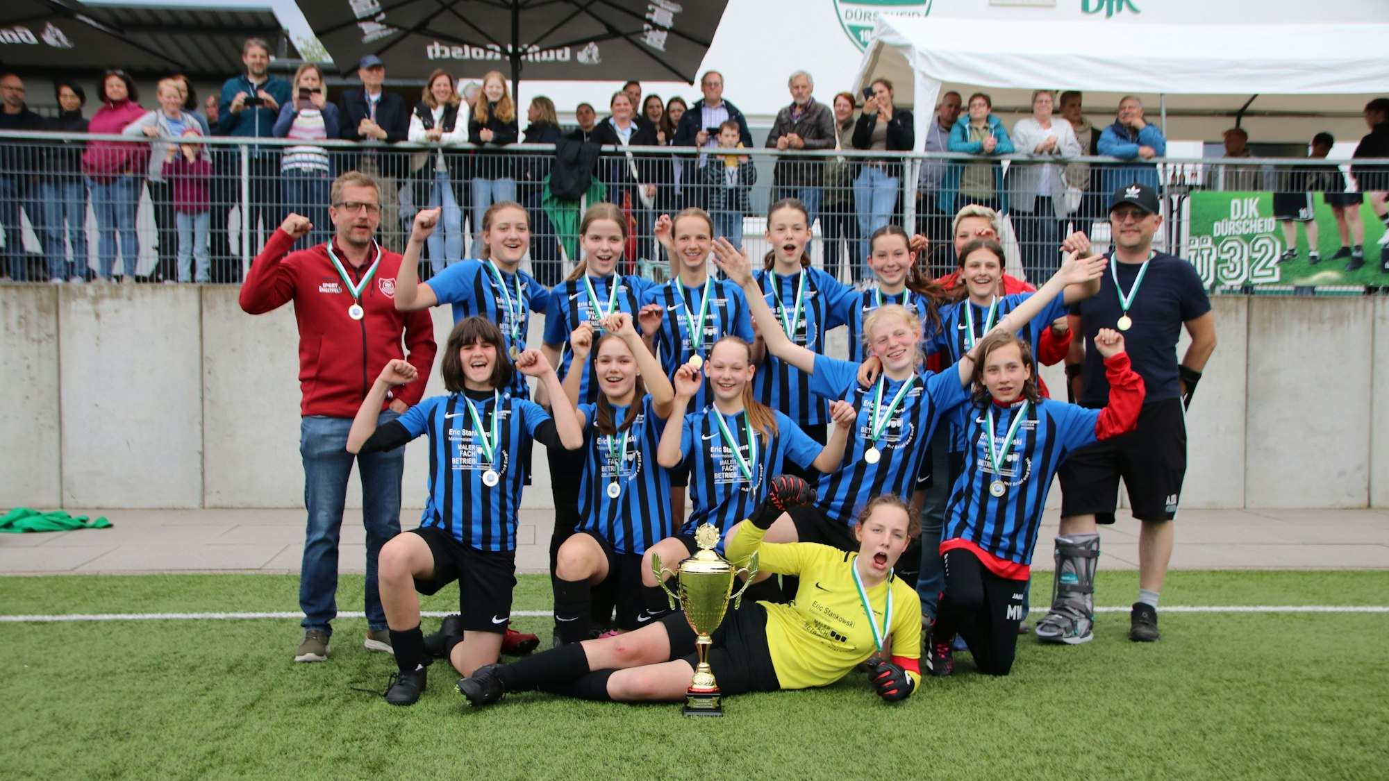 Mannschaftsfoto der C-Juniorinnen der SG Wipperfeld/Thier.