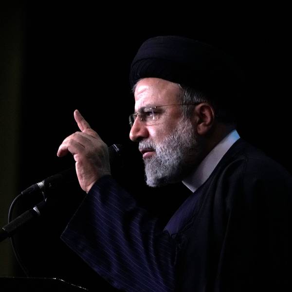 Irans Präsident Ebrahim Raisi und sein Außenminister Hussein Amirabdollahian sind bei einem Hubschrauberabsturz ums Leben gekommen. Viele Iraner feiern ihren Tod. (Archivbild)