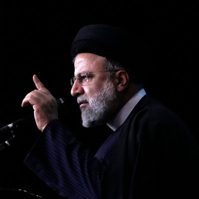 Irans Präsident Ebrahim Raisi und sein Außenminister Hussein Amirabdollahian sind bei einem Hubschrauberabsturz ums Leben gekommen. Viele Iraner feiern ihren Tod. (Archivbild)