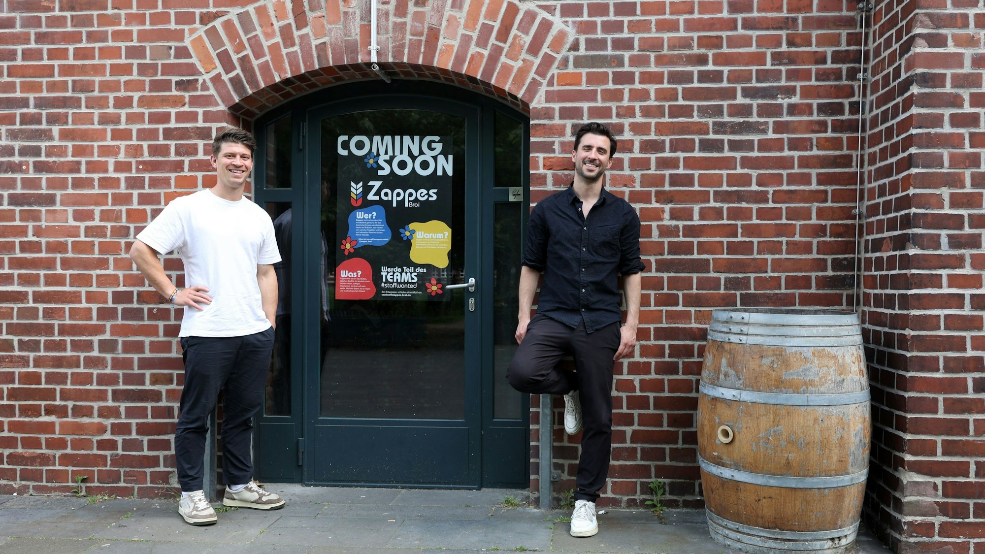 Nicolas Lutz und Maximilian Koeser sind 2024 mit dem Zappes Broi ins Bürgerhaus Stollwerck gezogen. Jetzt bringen sie eine neue Biersorte heraus. (Archivbild)