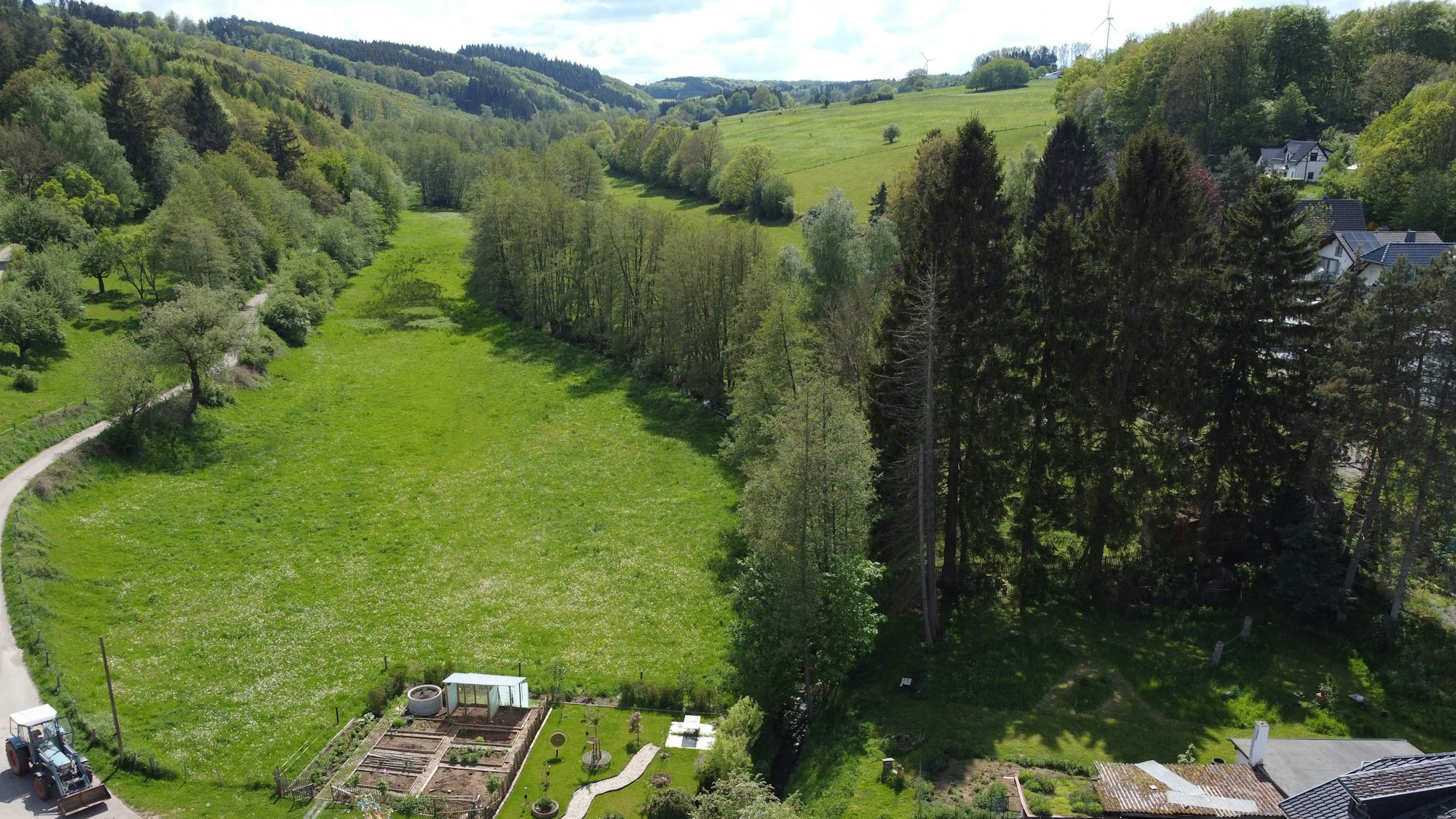 Blick von Golbach aus in das Tal Richtung Sistig.
