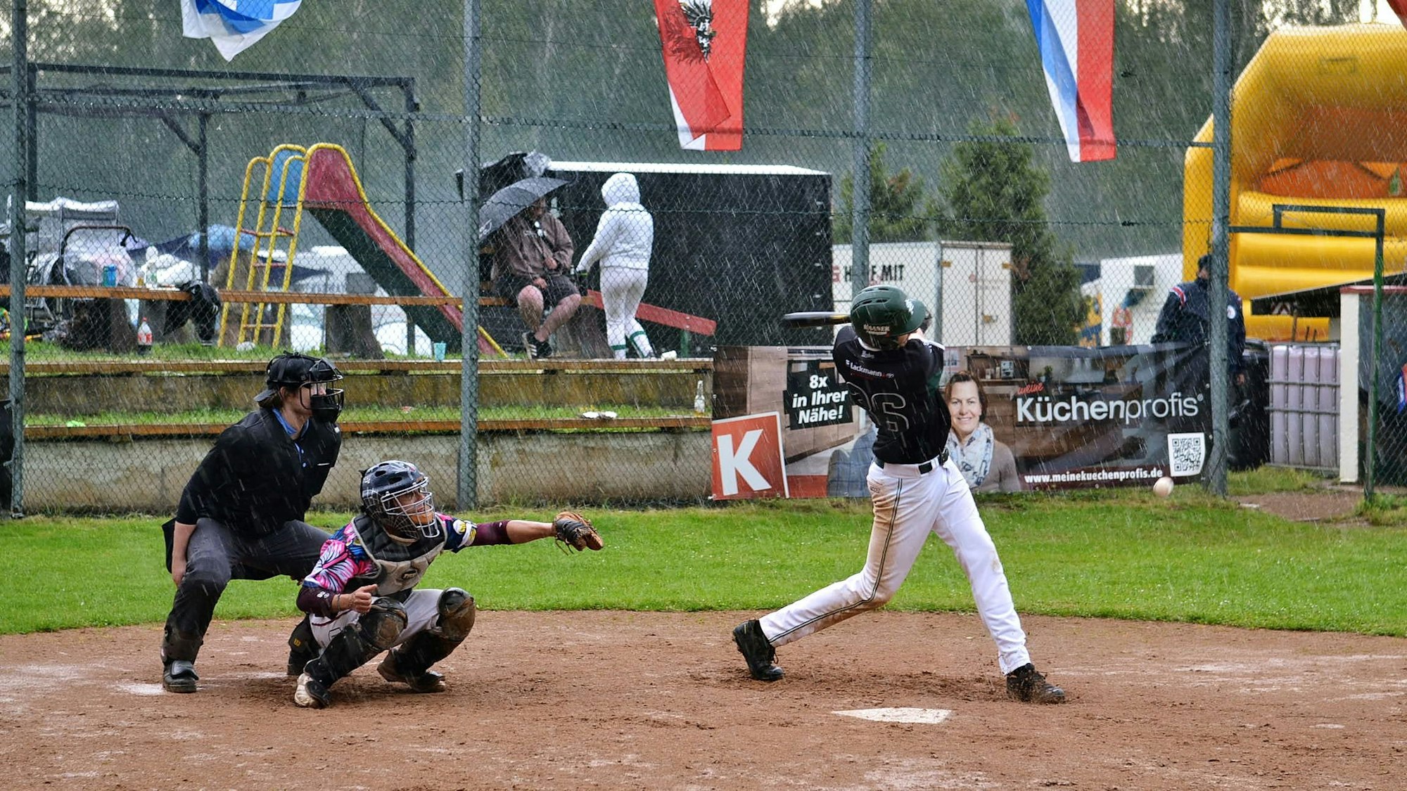 Eine Szene auf einem Baseballplatz in Zülpich-Niederelvenich.