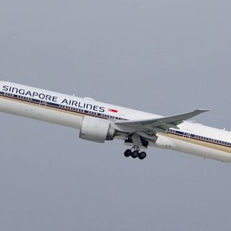 Eine Boeing 777 von Singapore Airlines nach dem Start (Symbolbild)