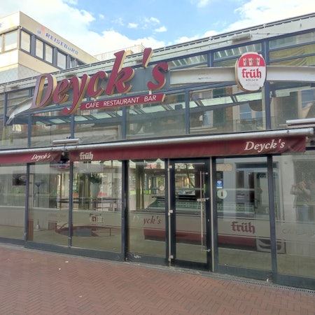 Das Deyck's liegt im Herzen der Fußgängerzone und ist Restaurant, Café und Bar zugleich. Jetzt ist es geschlossen.