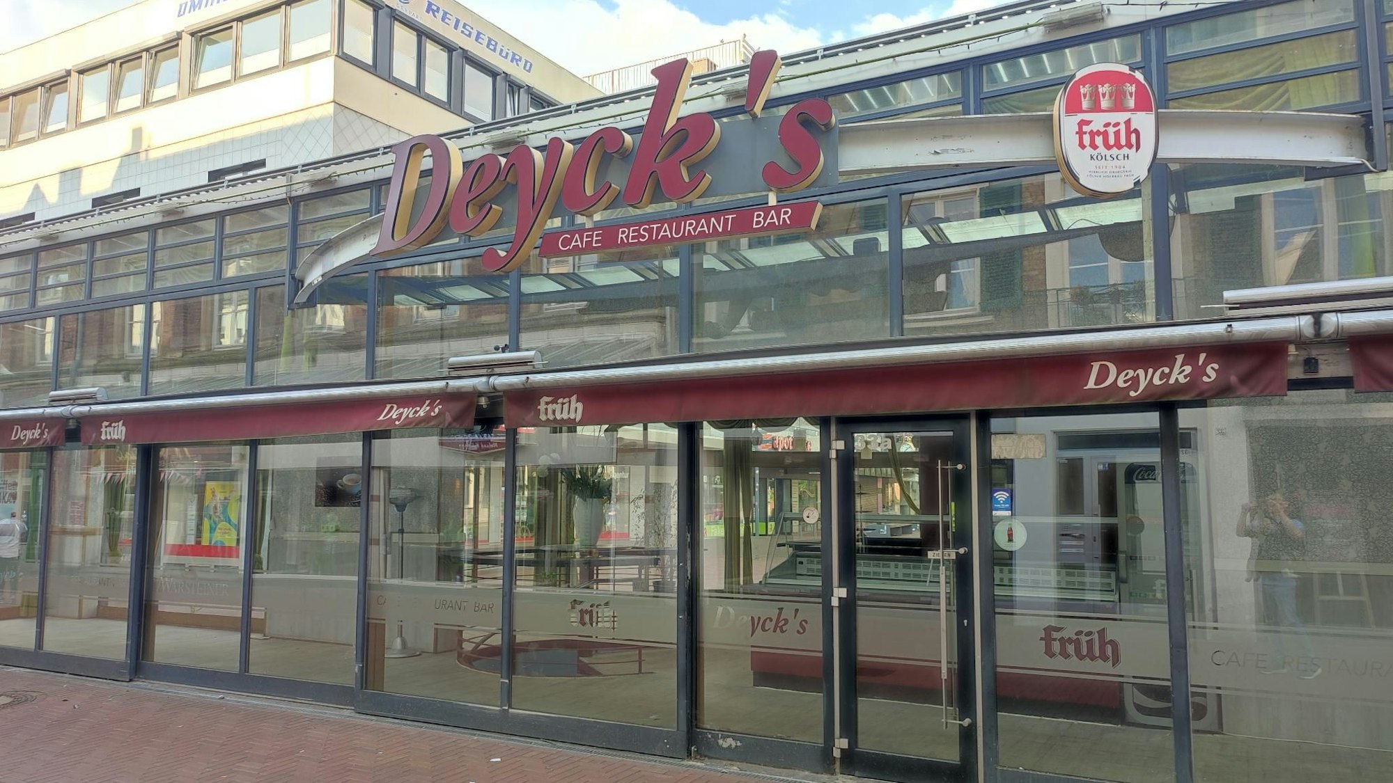 Das Deyck's liegt im Herzen der Fußgängerzone und ist Restaurant, Café und Bar zugleich. Jetzt ist es geschlossen.