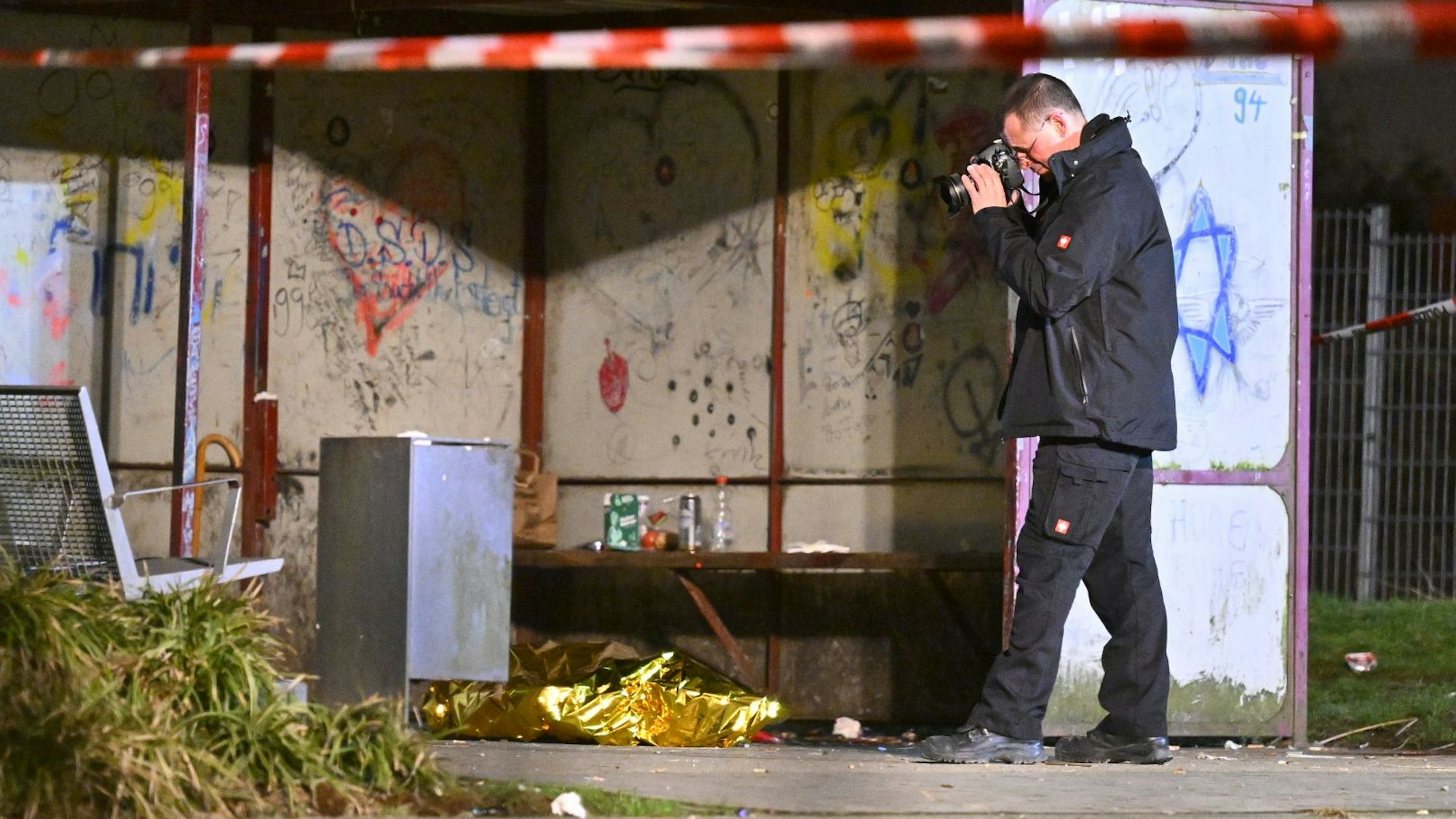 Blick auf den Tatort am Busbahnhof in Gummersbach.