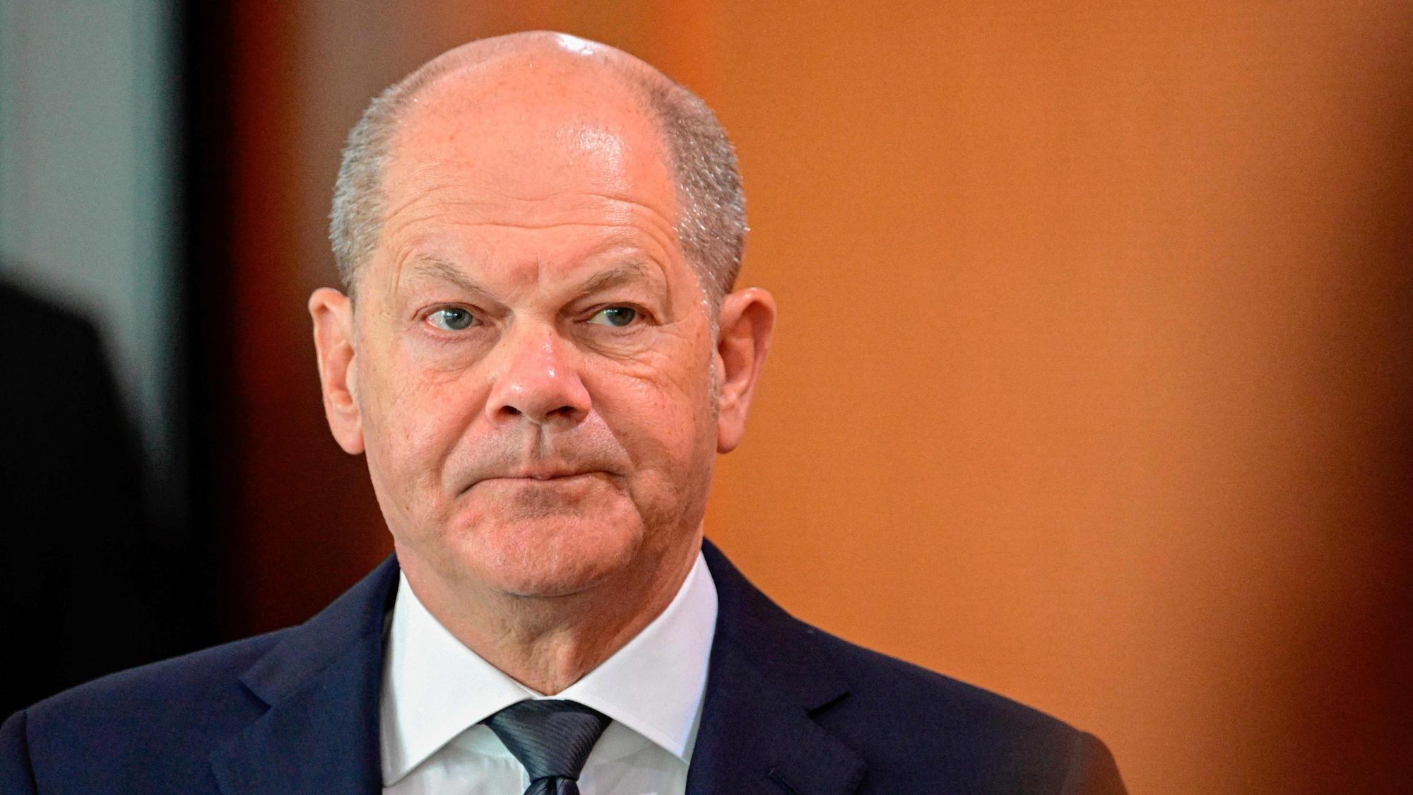 Dass Bundeskanzler Olaf Scholz nach dem Tod von Ebrahim Raisi sein Beileid bekundet hat, sorgt für reichlich Empörung. (Archivbild)