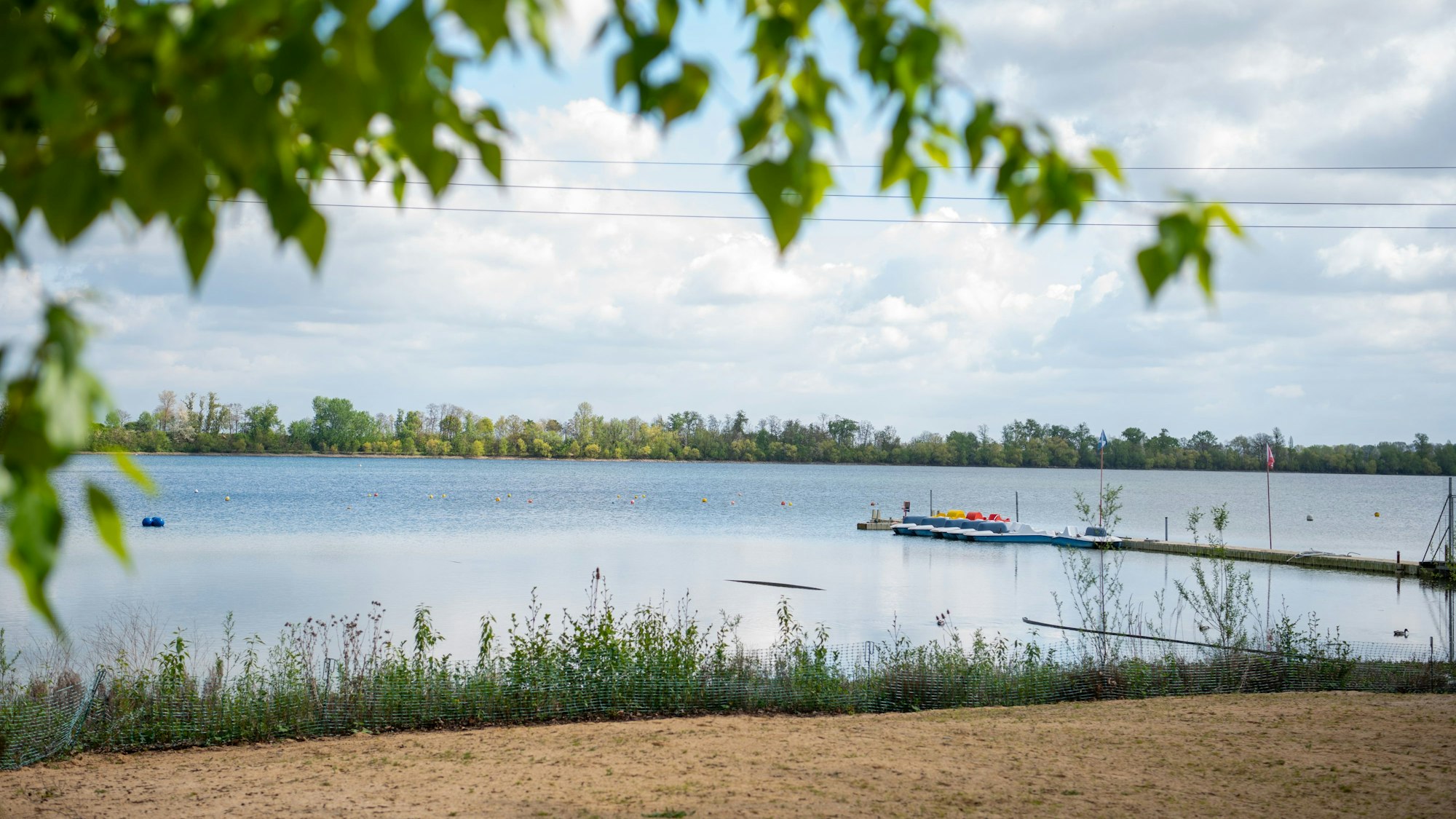 Der Wassersportsee in Zülpich fotografiert Mitte April.